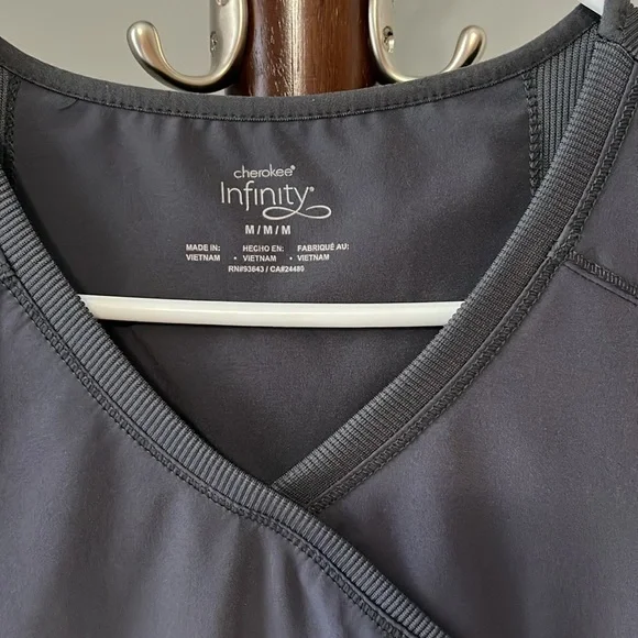 Cherokee Infinity Scrub Mock Wrap Top. Pewter Gray. Size Medium. - Picture 4 of 8